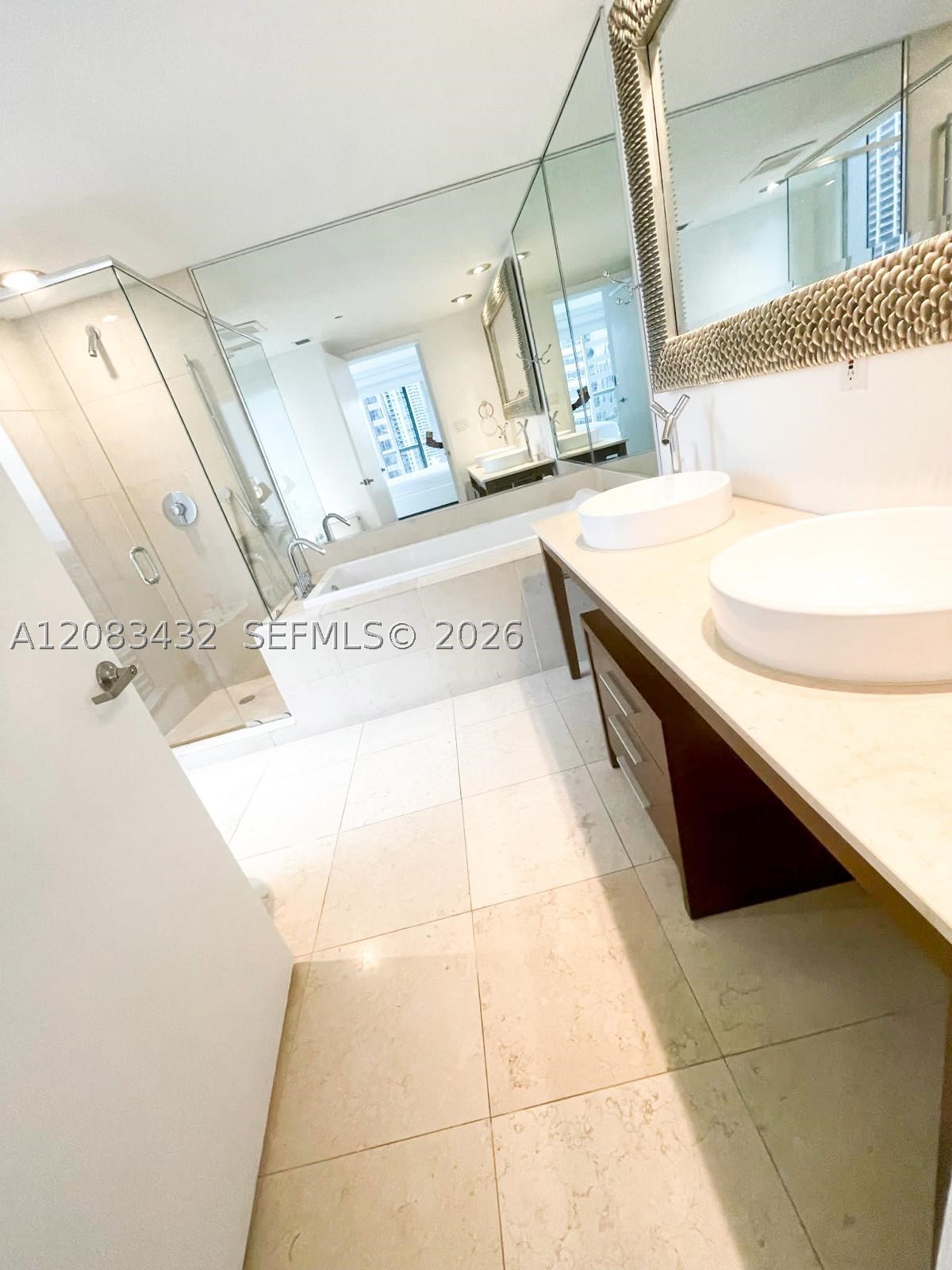 495 Brickell Ave 2611 Property Photo 11