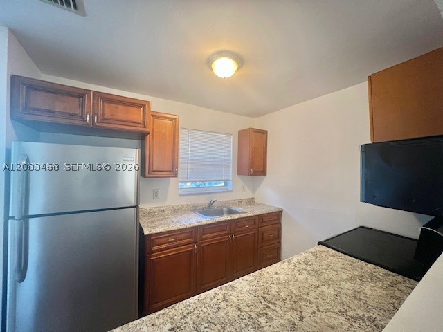 2746 Johnson St W Property Photo 5