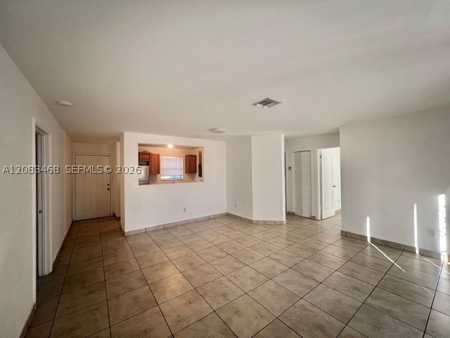2746 Johnson St W Property Photo 6