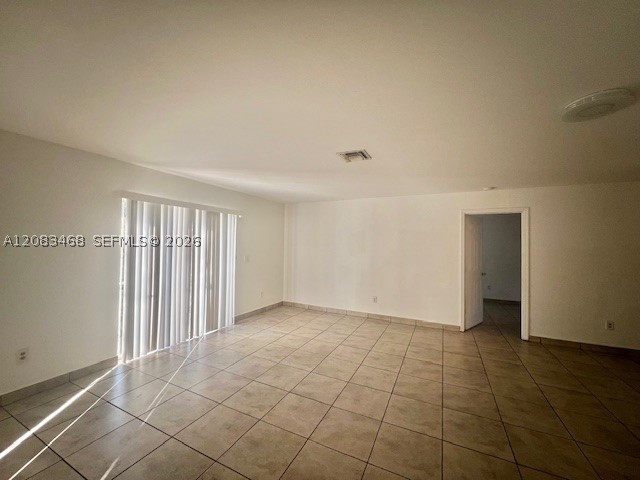 2746 Johnson St W Property Photo 12