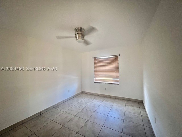 2746 Johnson St W Property Photo 13