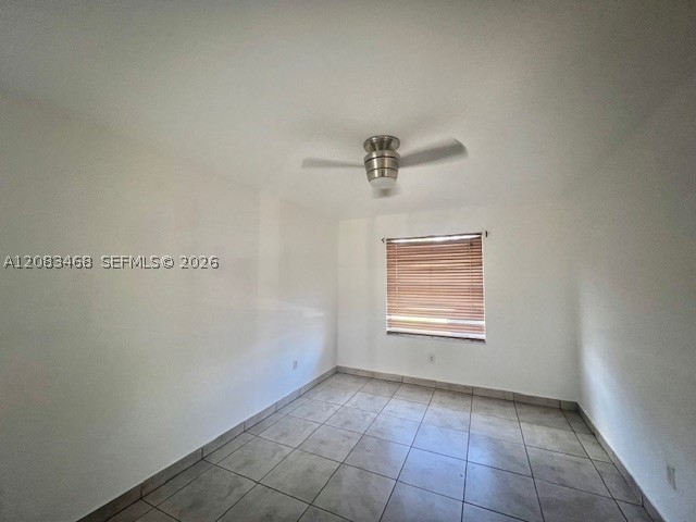2746 Johnson St W Property Photo 16