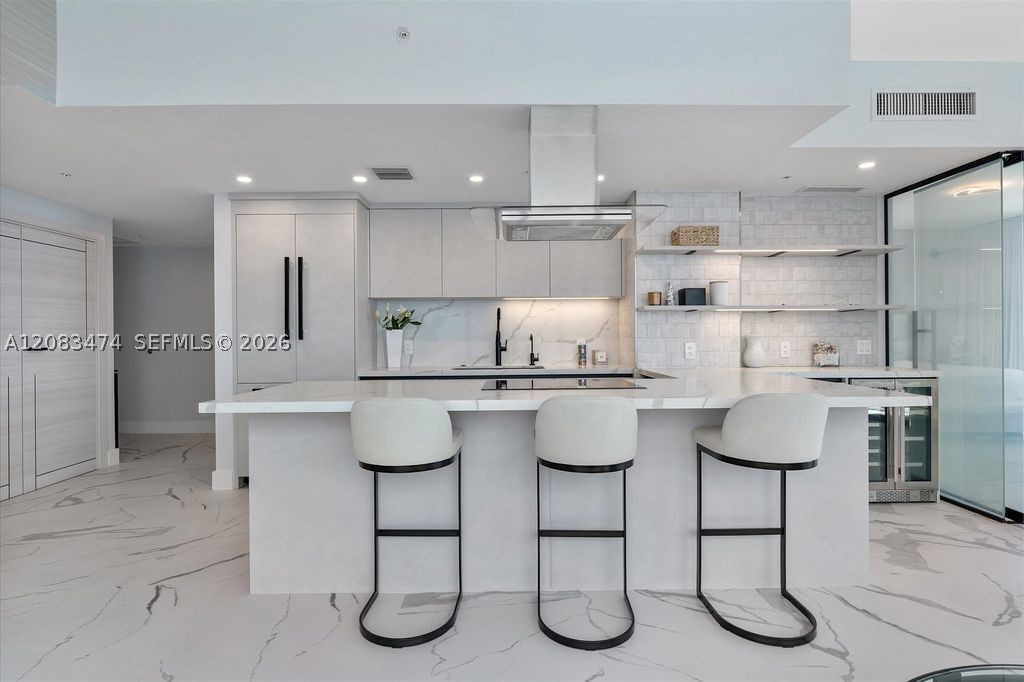 6899 Collins Ave 1008 Property Photo 6