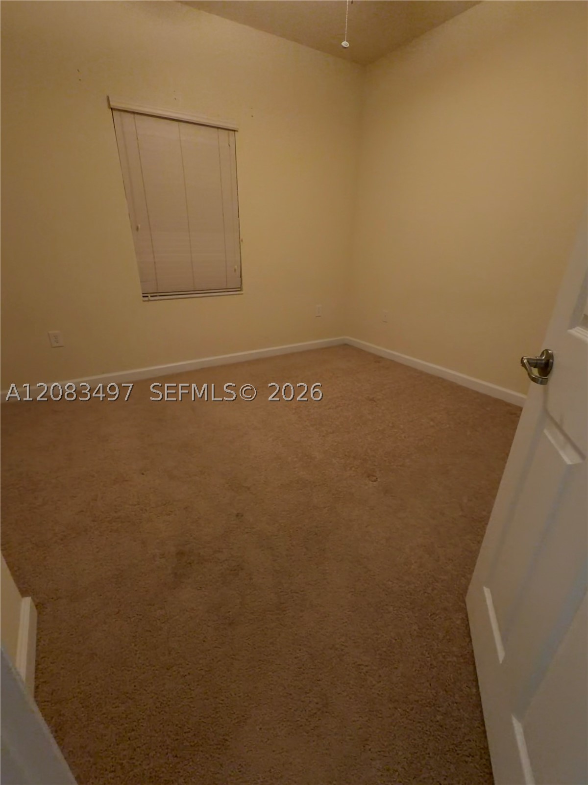 140 Ne 28th Ter Property Photo 4