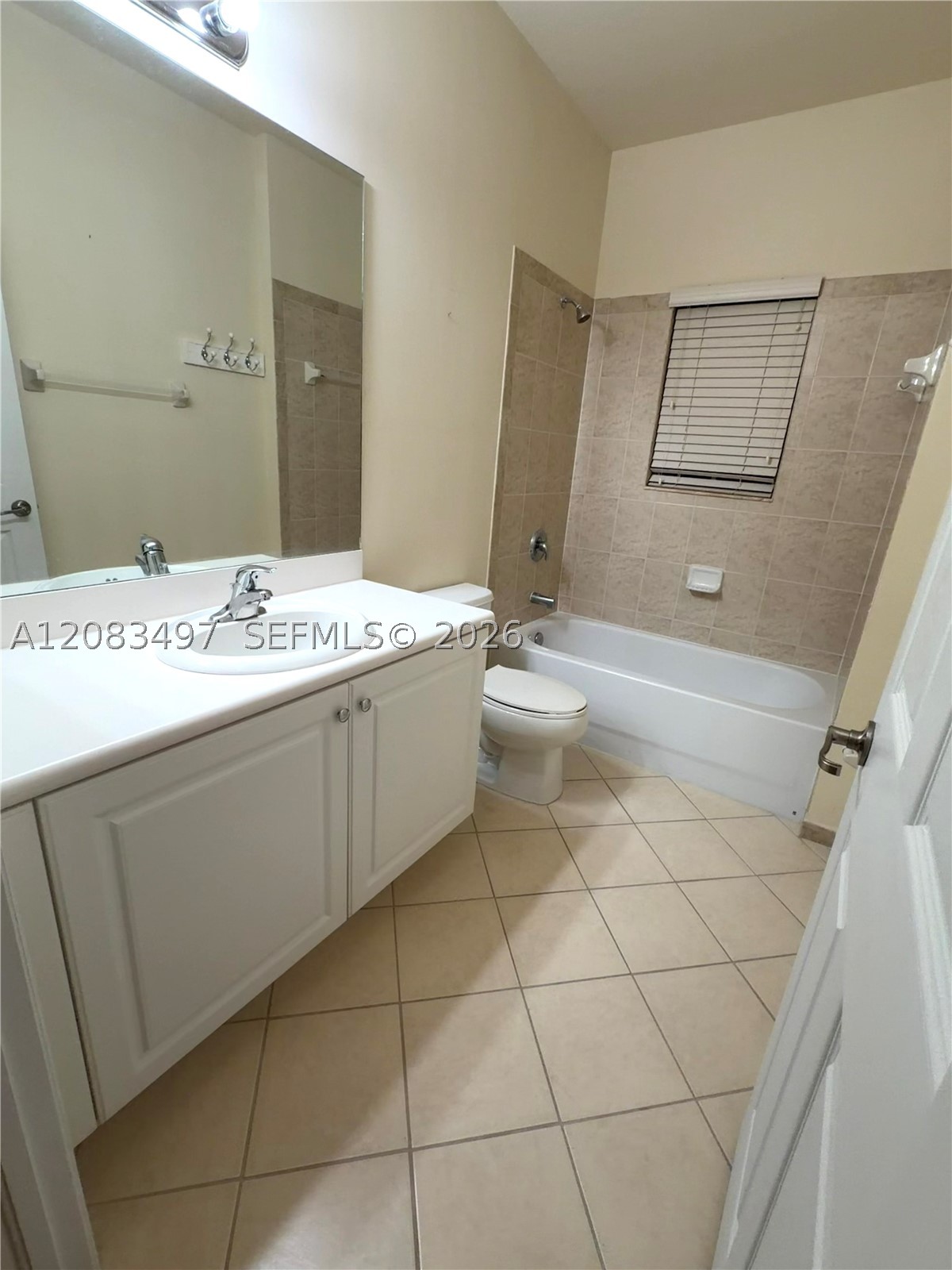 140 Ne 28th Ter Property Photo 12