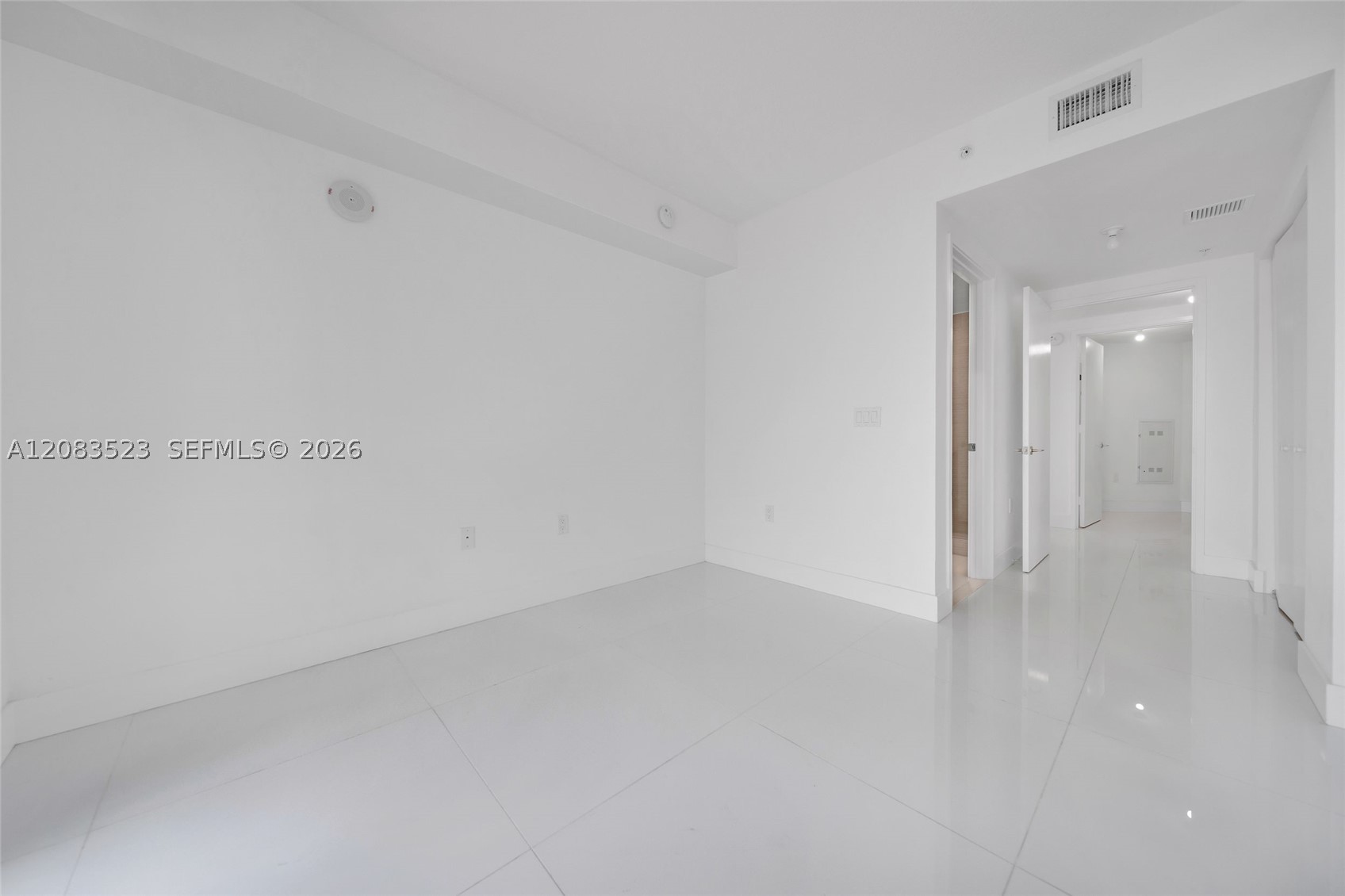 300 Sunny Isles Blvd 4-701 Property Photo 25