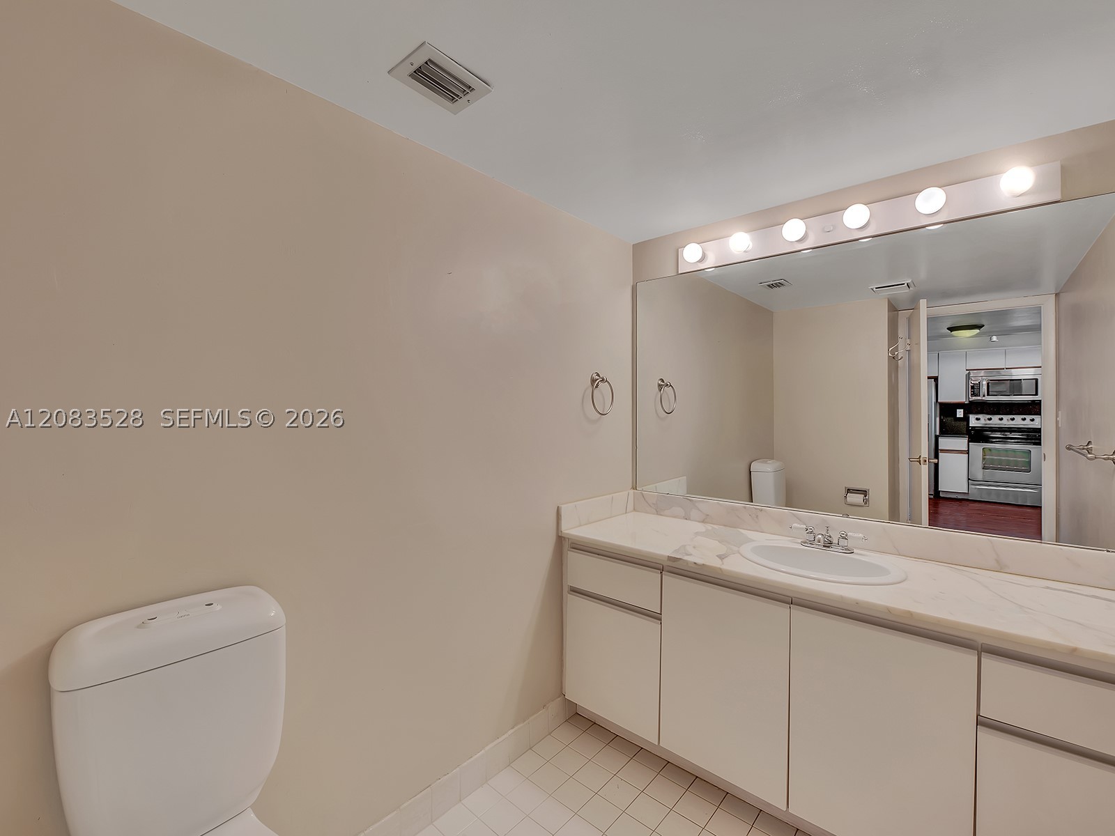 2555 Collins Ave 1604 Property Photo 28