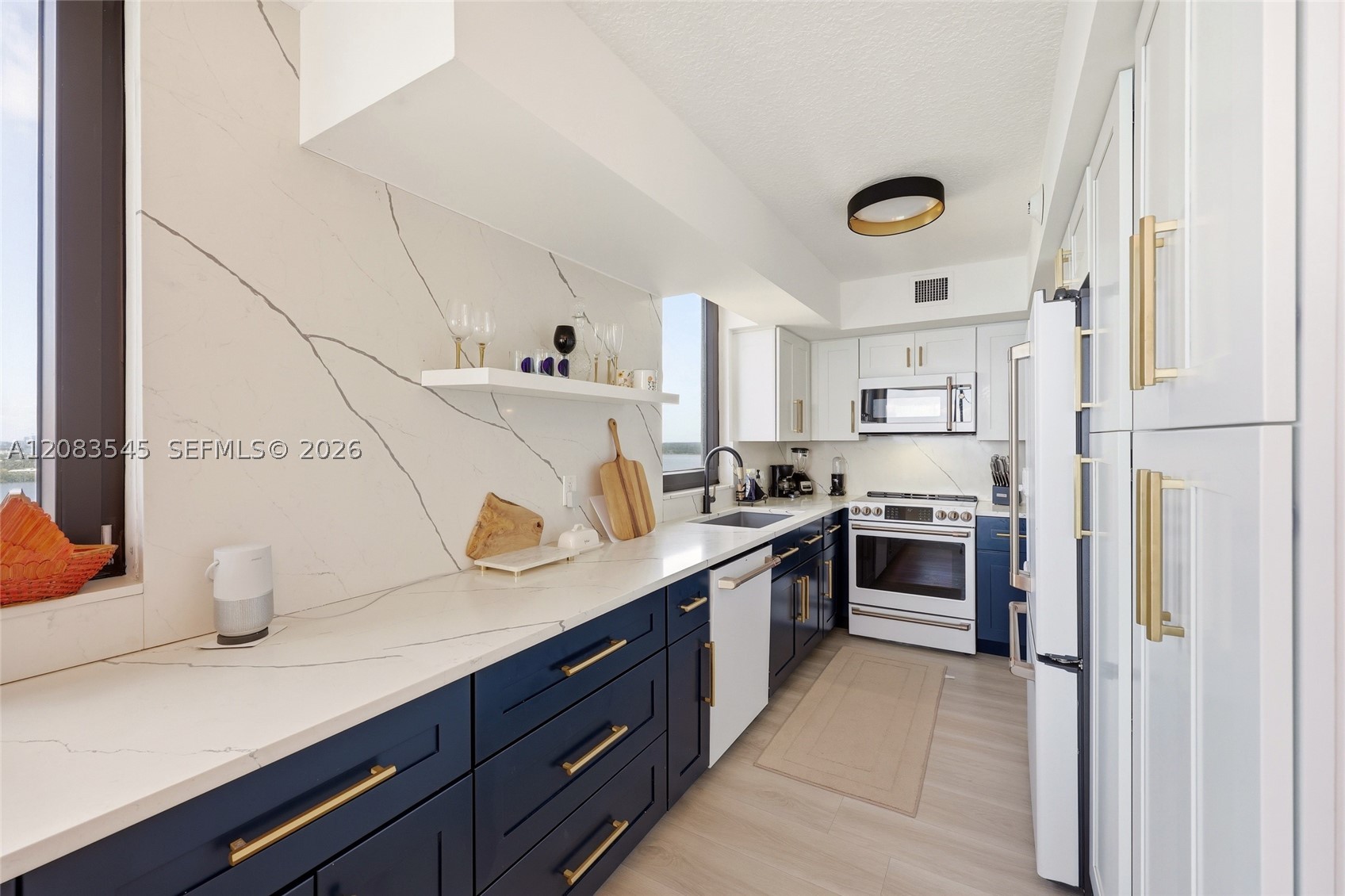5380 N Ocean Dr 18b Property Photo 6