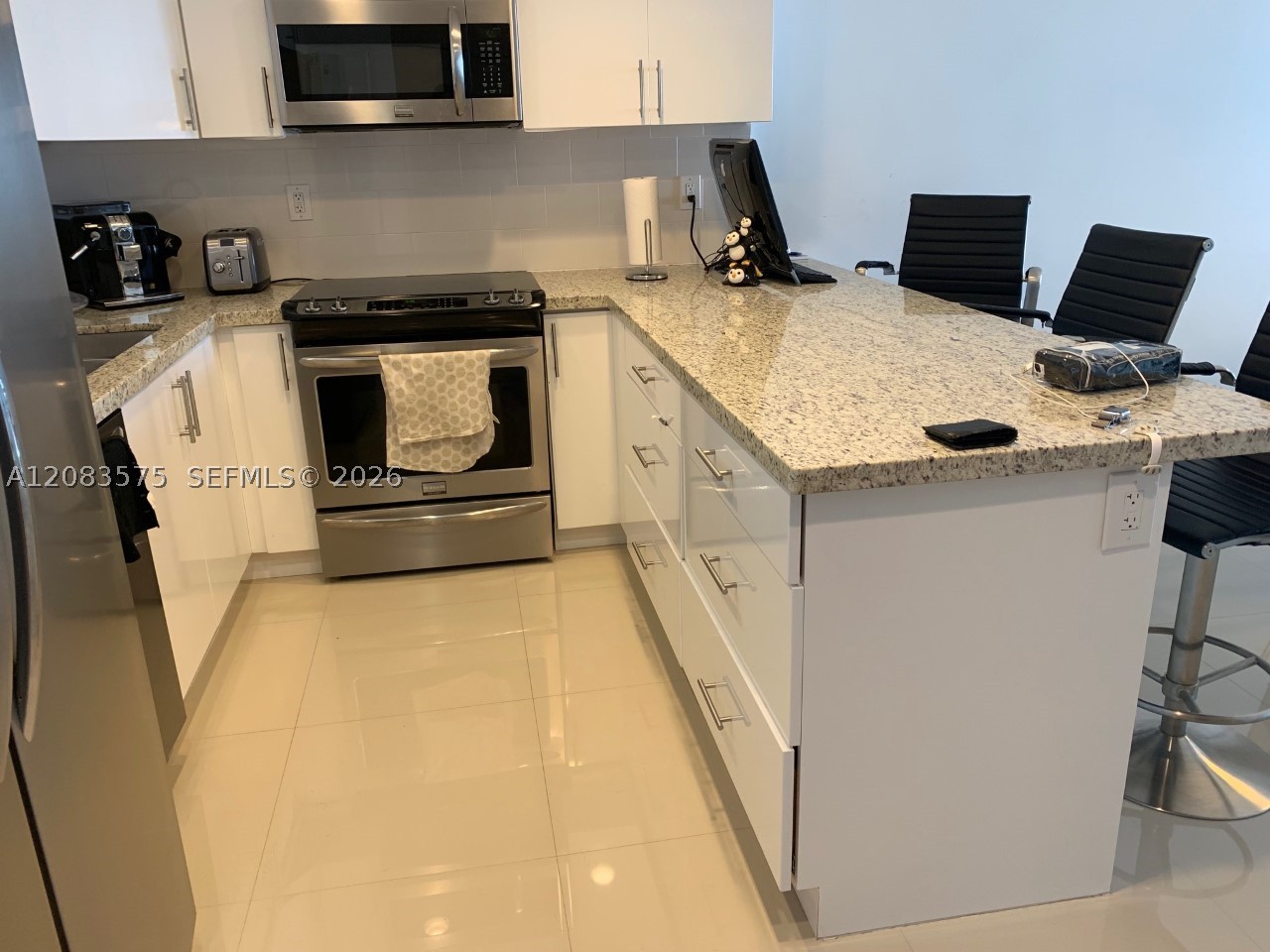 19390 Collins Ave 805 Property Photo 6