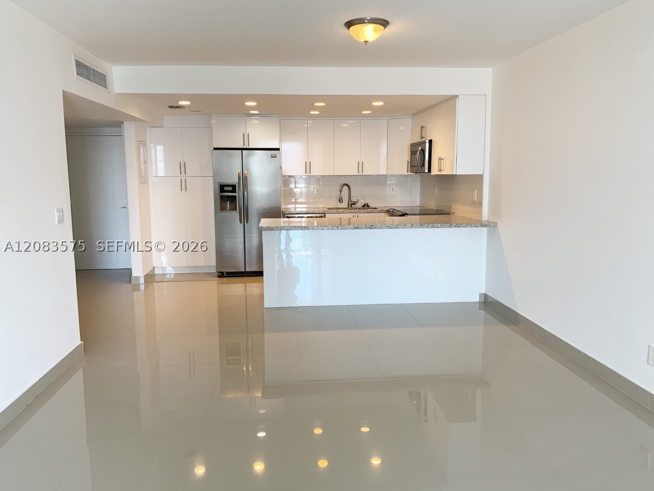 19390 Collins Ave 805 Property Photo 7