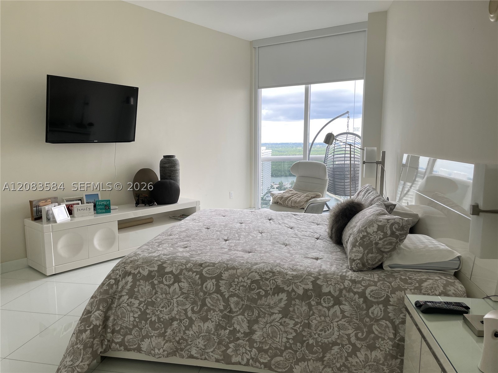 15811 Collins Ave 2305 Property Photo 5