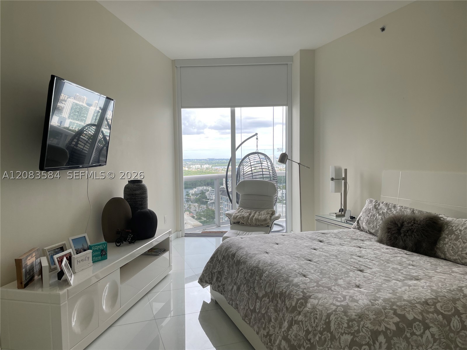 15811 Collins Ave 2305 Property Photo 6