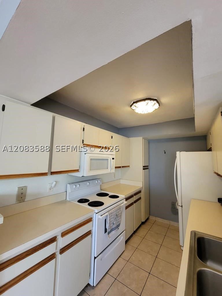 10581 Sw 155th Ct 1228 Property Photo 6