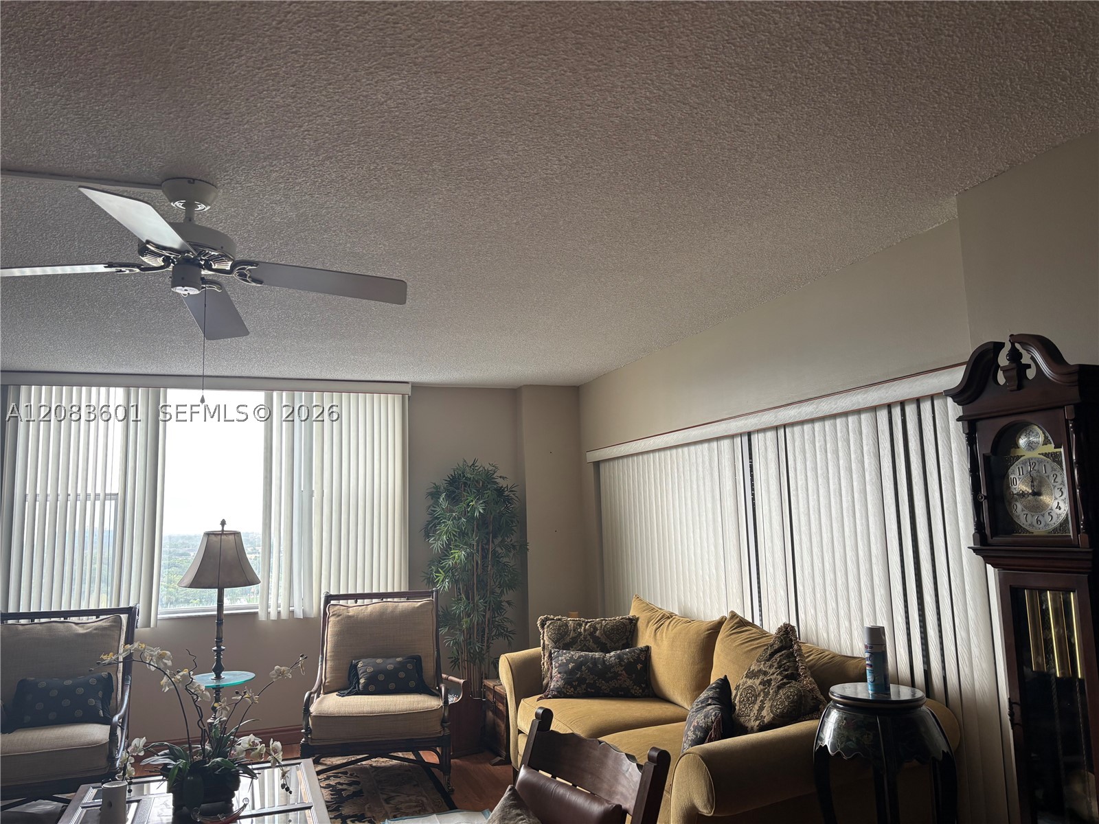 3800 Hillcrest Dr 1011 Property Photo 3