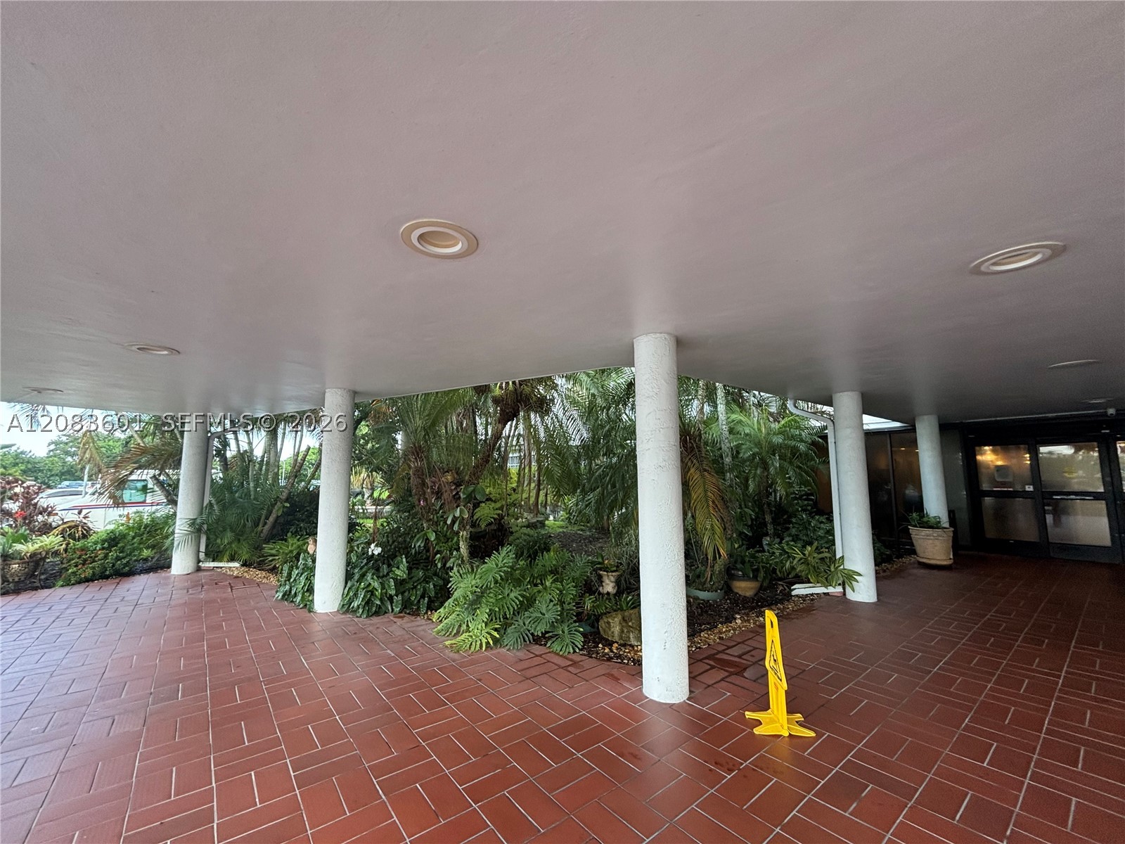 3800 Hillcrest Dr 1011 Property Photo 28