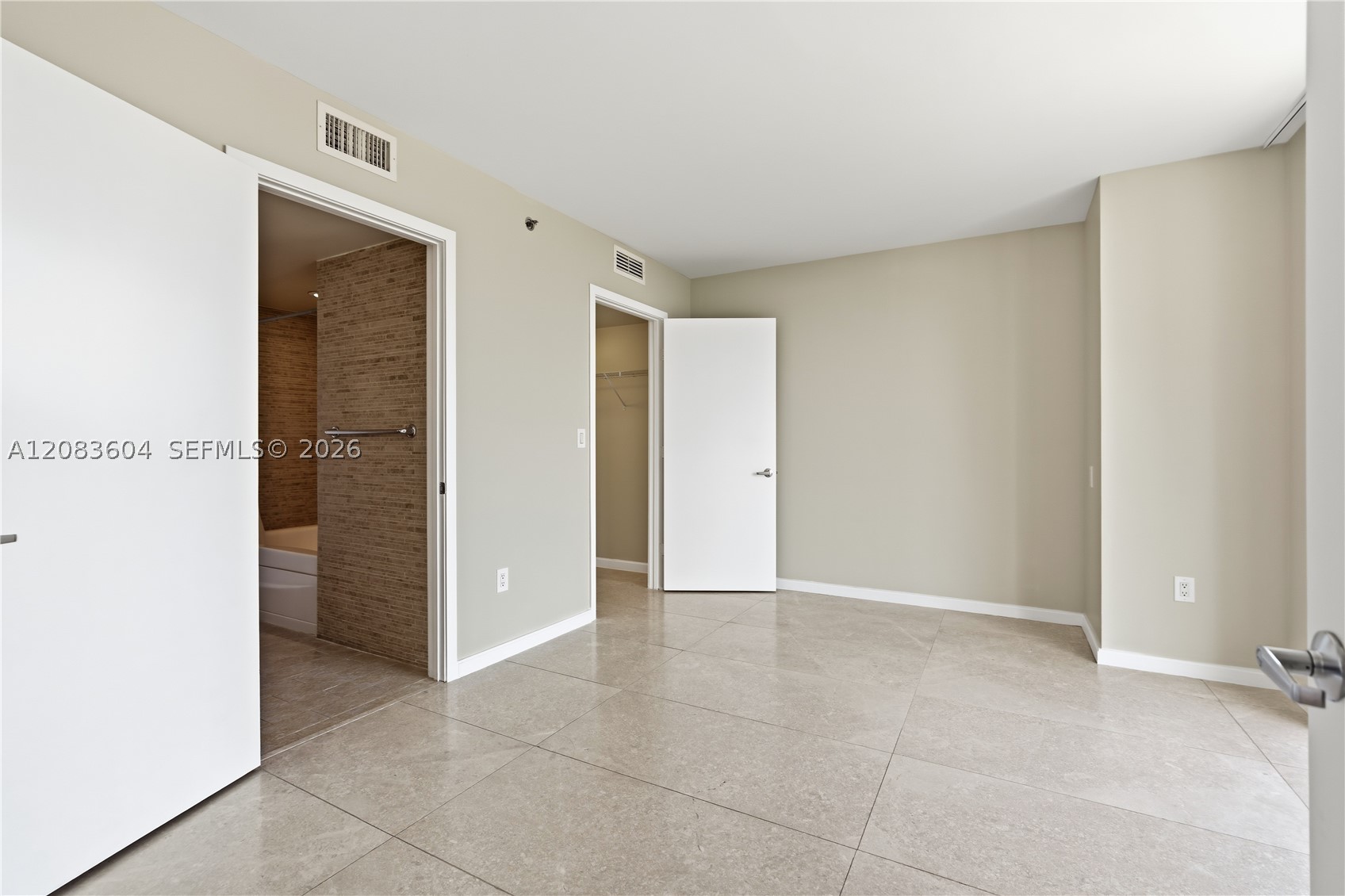 50 Biscayne Blvd 902 Property Photo 29