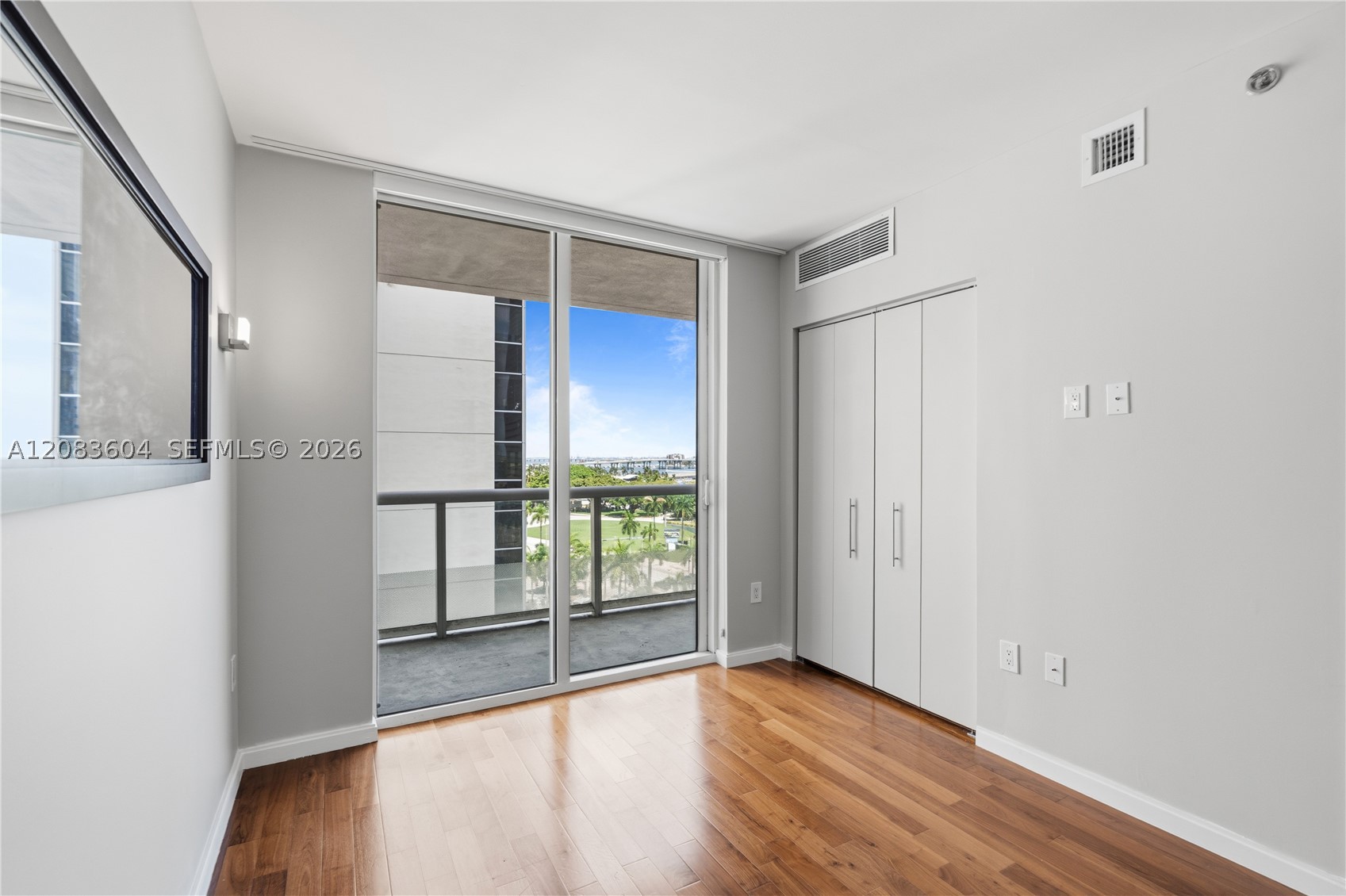 50 Biscayne Blvd 902 Property Photo 36