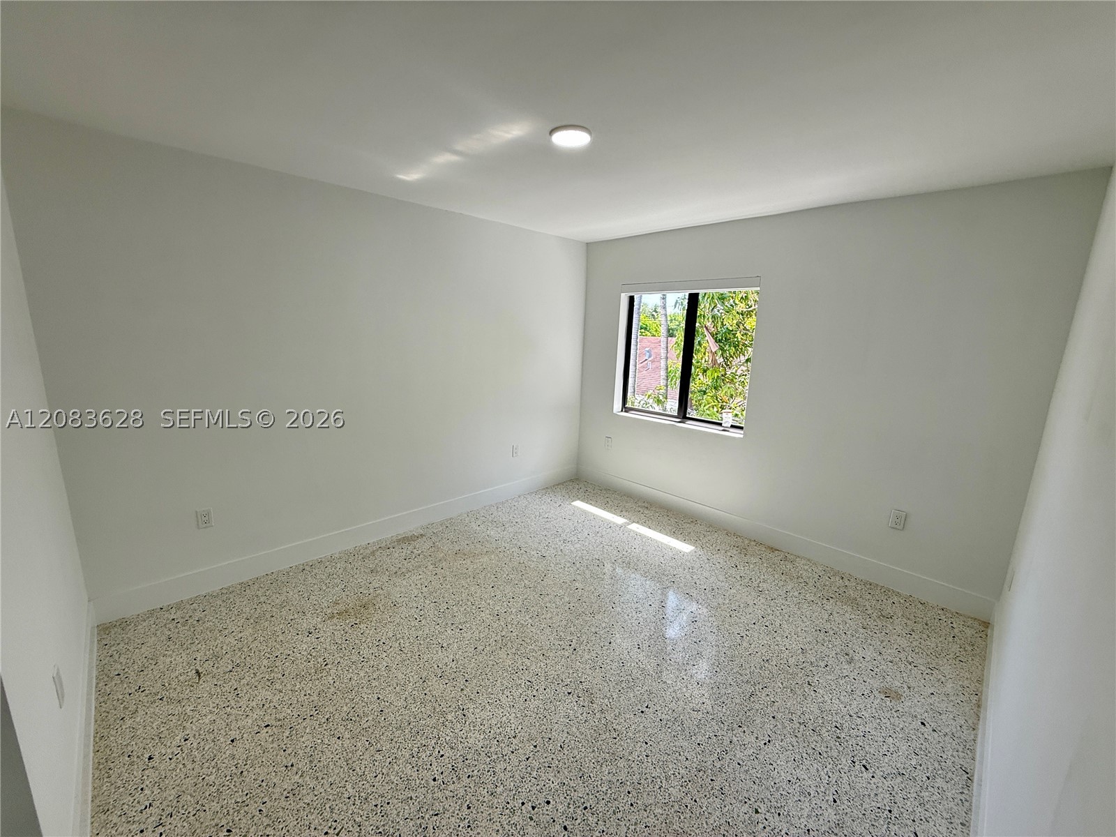 180 Ne 57th St 14 Property Photo 11