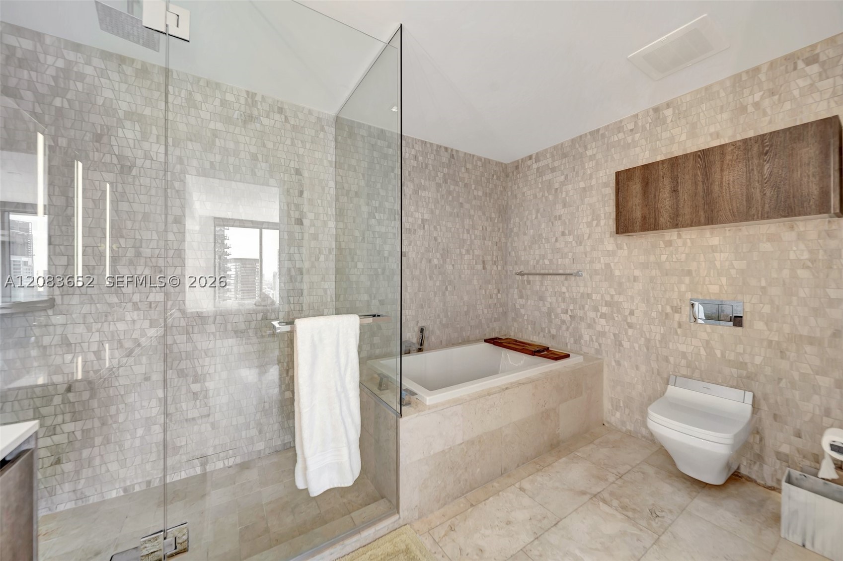 88 Sw 7th St 3203 Property Photo 17