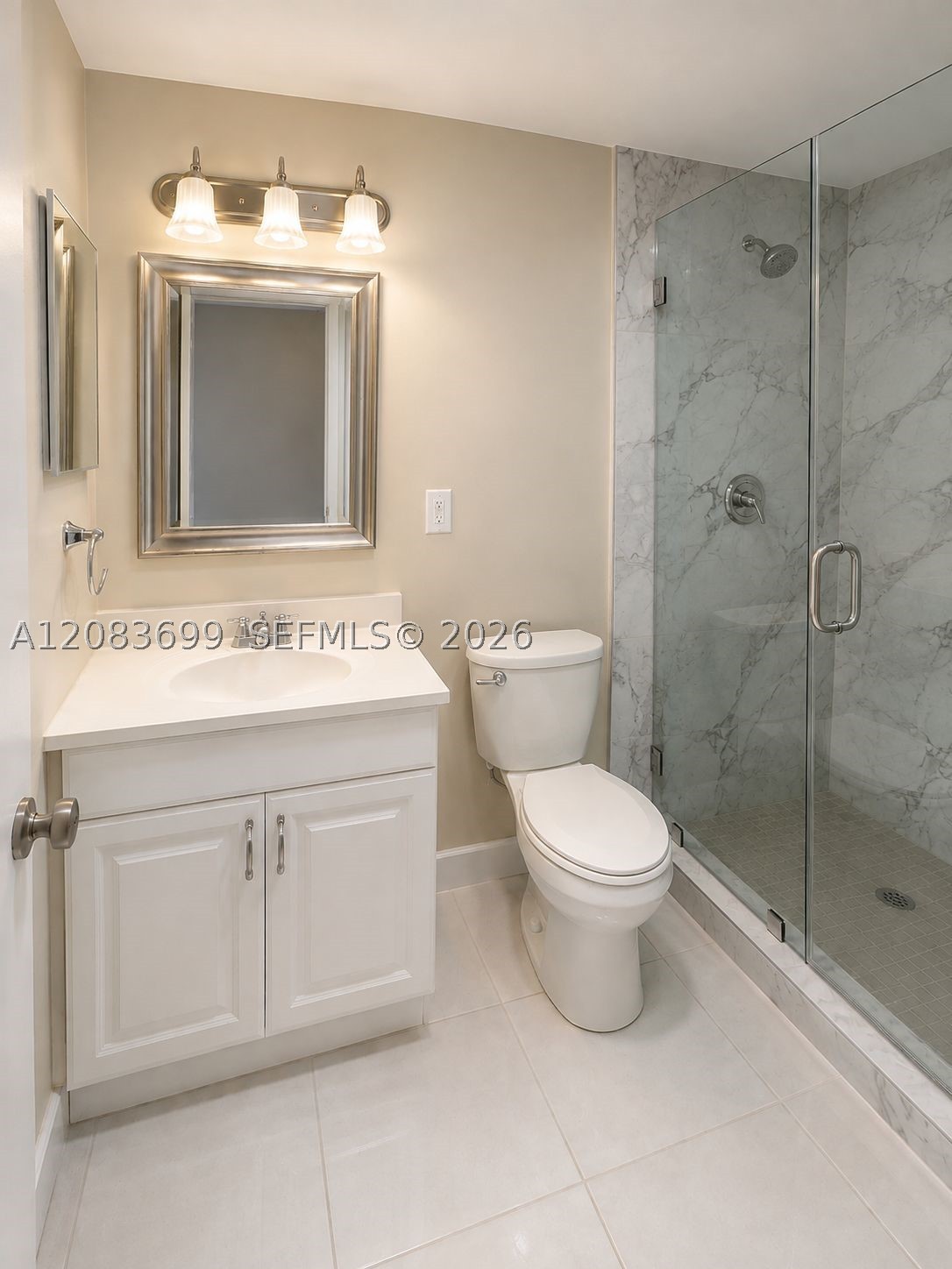 128 S Cypress Rd 816 Property Photo 5