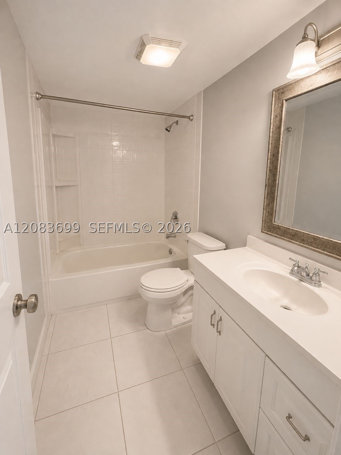 128 S Cypress Rd 816 Property Photo 7