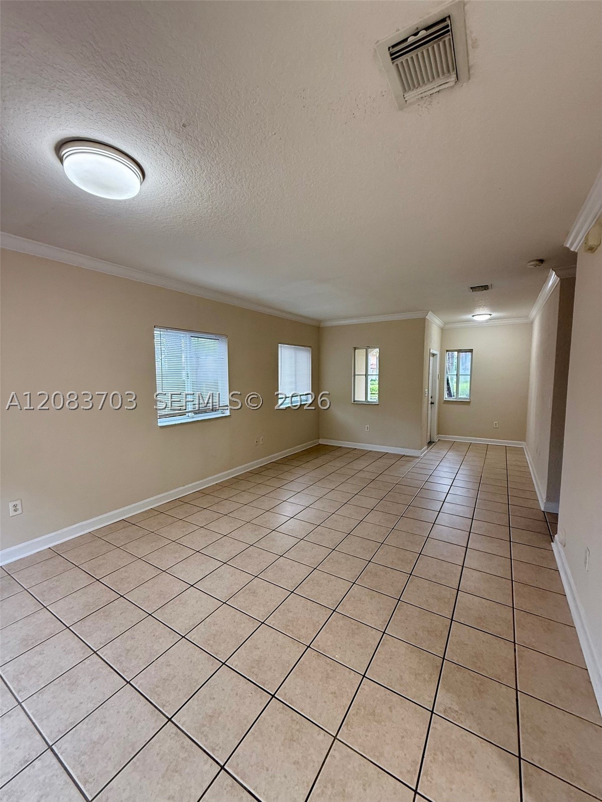 2601 Ne 41st Cir Property Photo 4