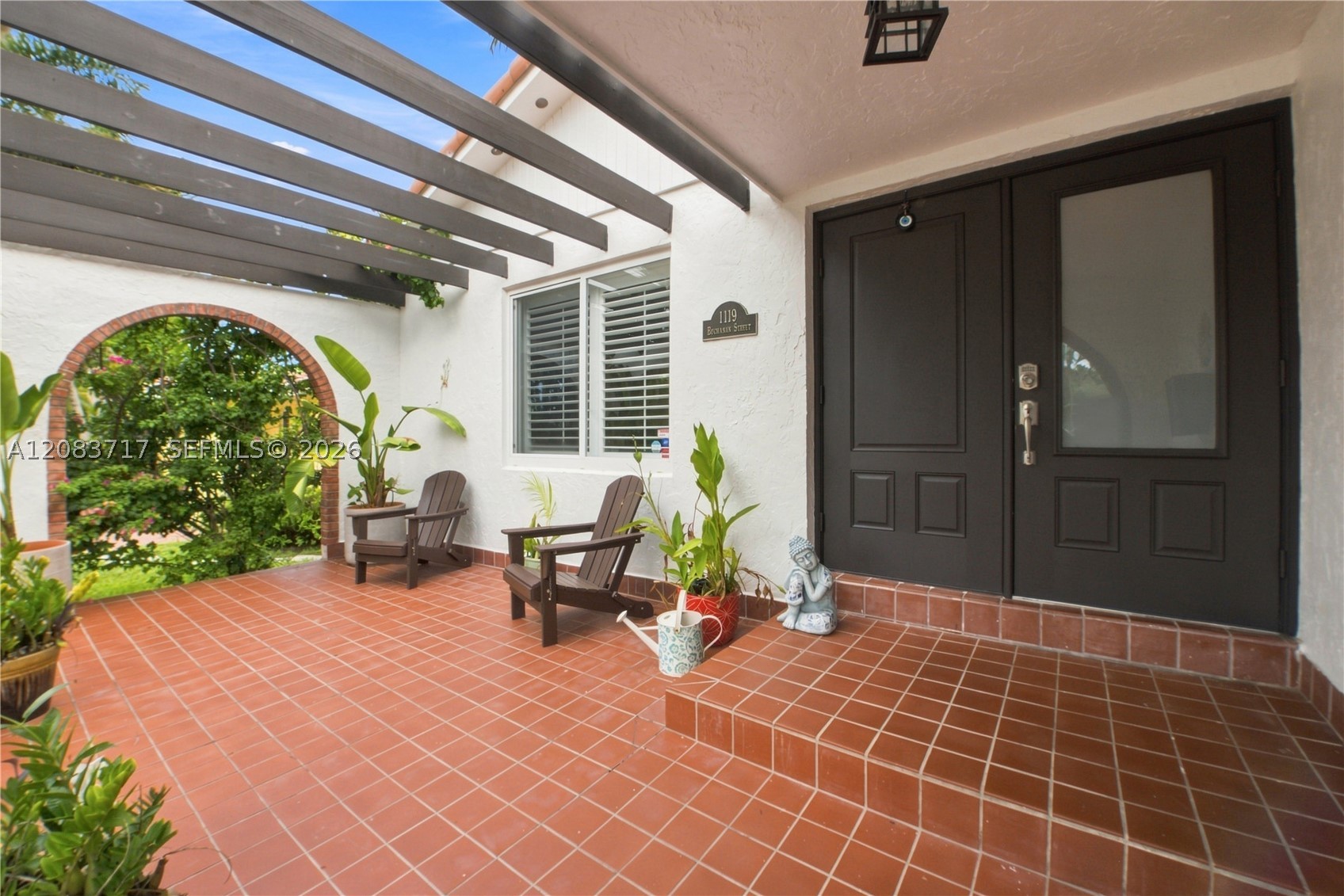 1119 Buchanan St Property Photo 1