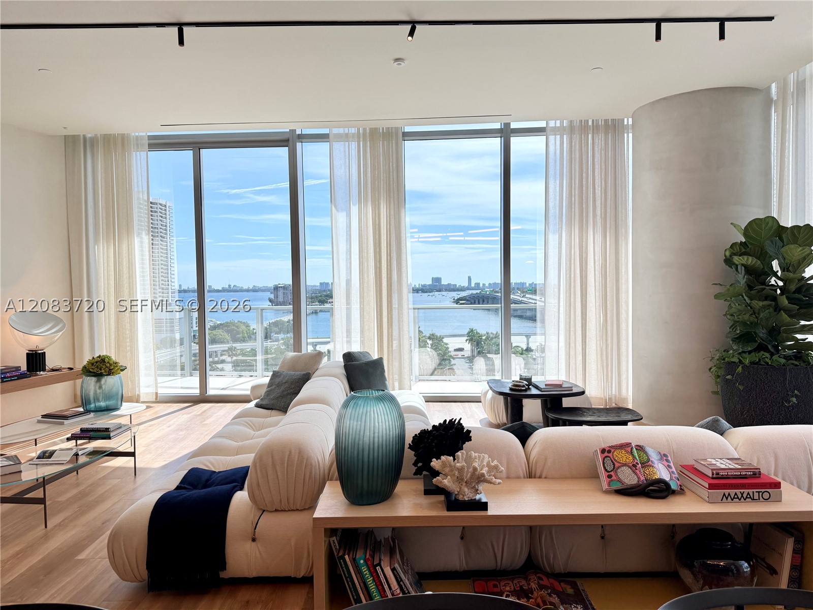 1400 Biscayne Blvd 1602 Property Photo 75