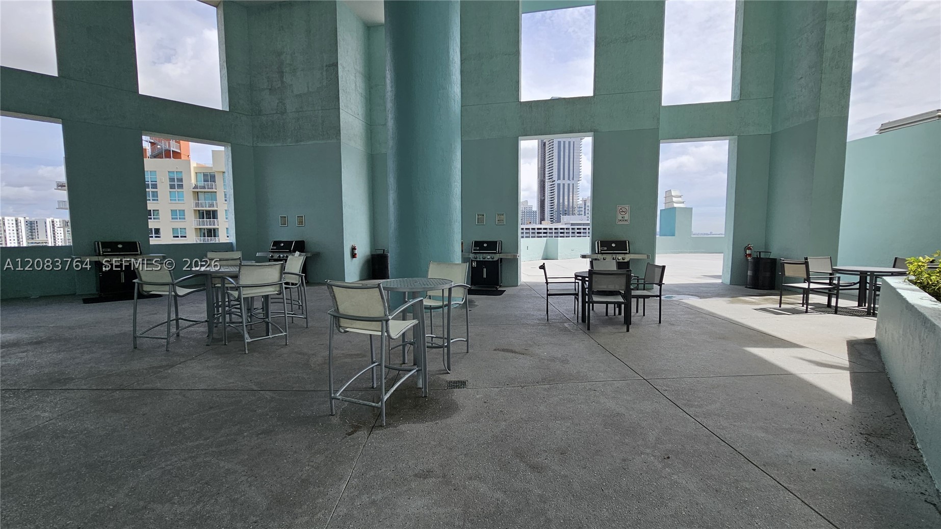 1900 N Bayshore Dr 1617 Property Photo 18