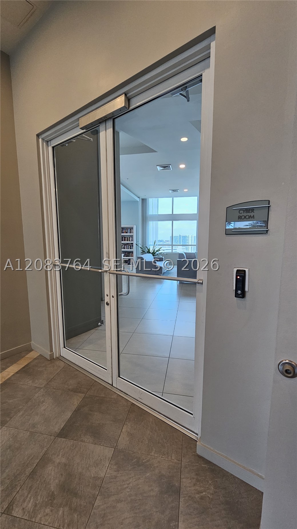 1900 N Bayshore Dr 1617 Property Photo 27