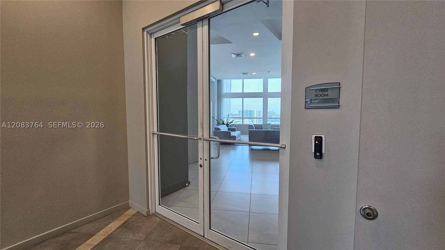1900 N Bayshore Dr 1617 Property Photo 28