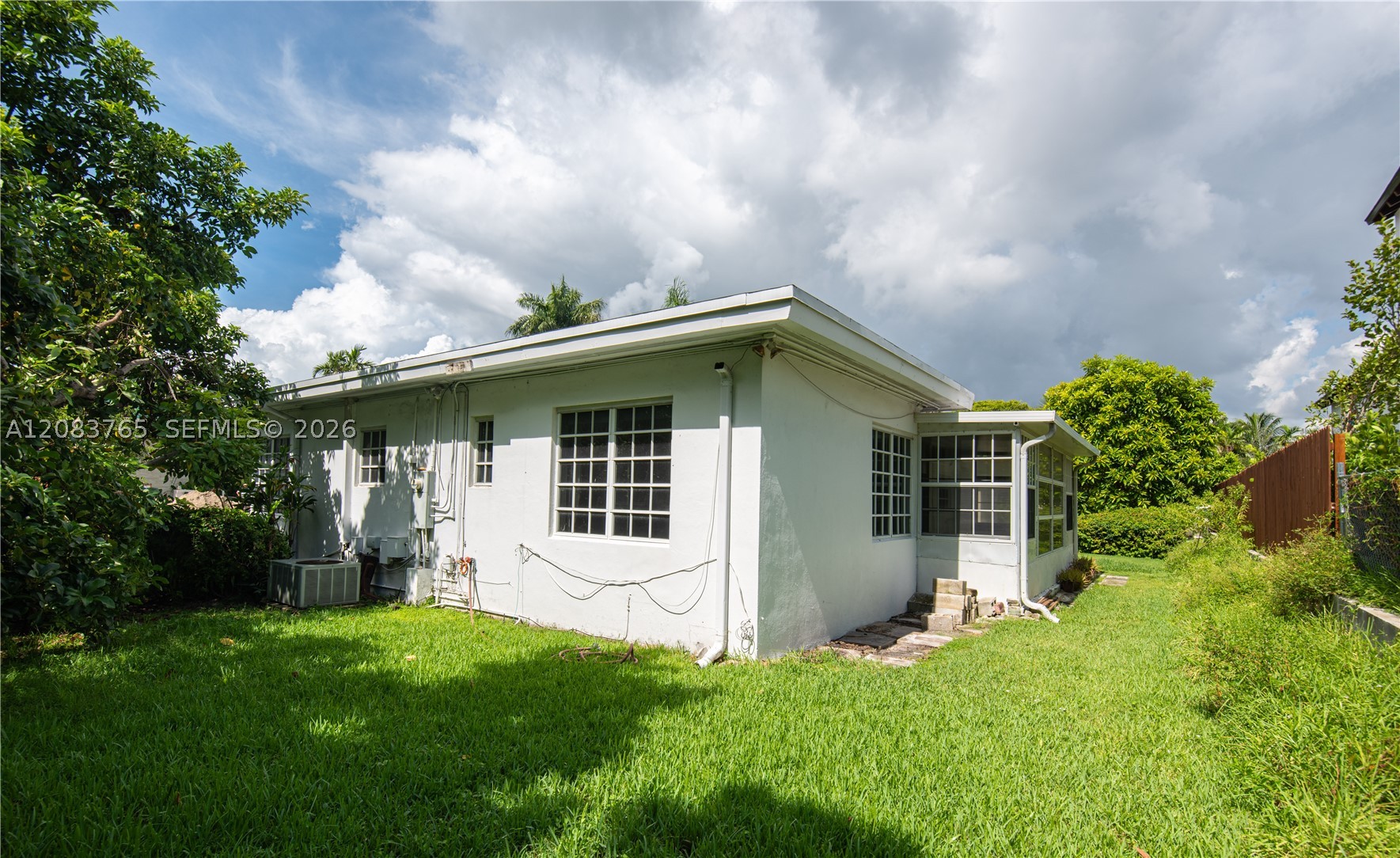 85 S Hibiscus Dr Property Photo 7