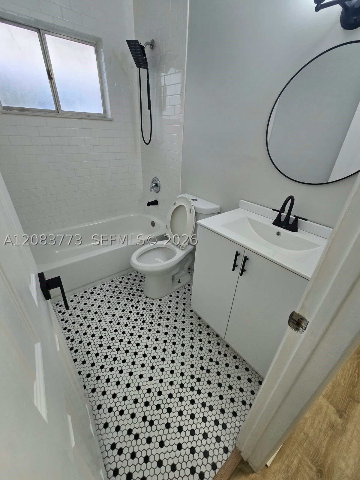 A12083773 Property Photo 4