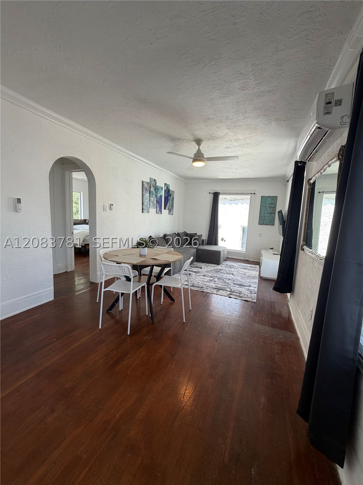 817 Tyler St 8 Property Photo 3