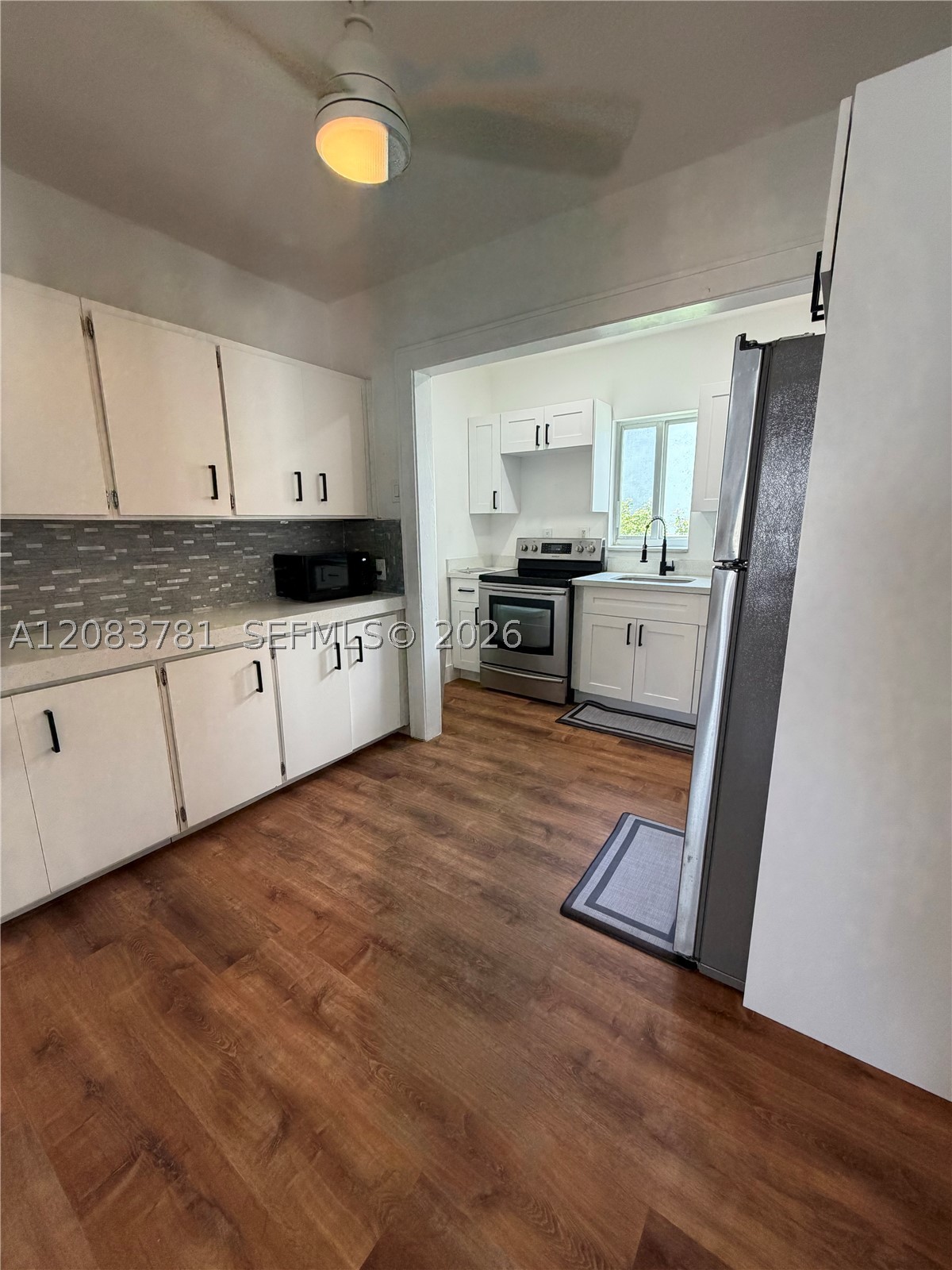 817 Tyler St 8 Property Photo 6