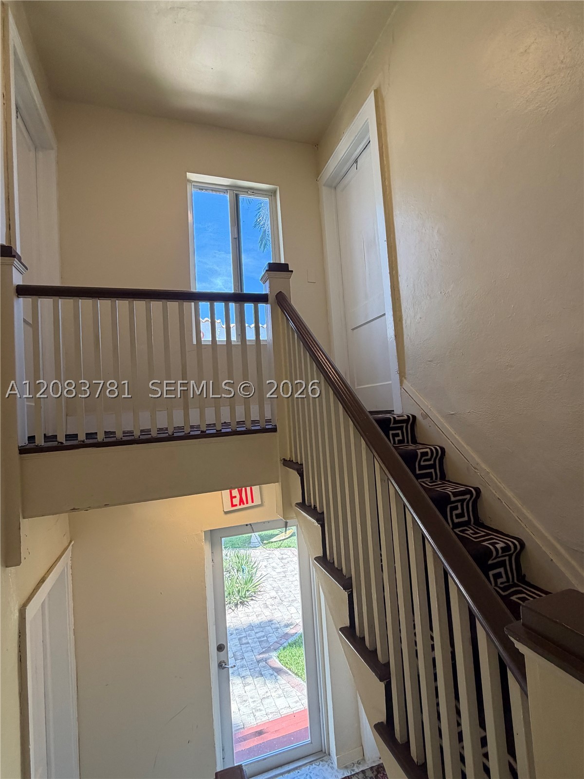817 Tyler St 8 Property Photo 10