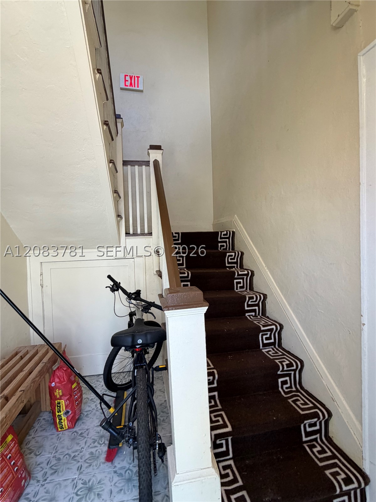 817 Tyler St 8 Property Photo 11