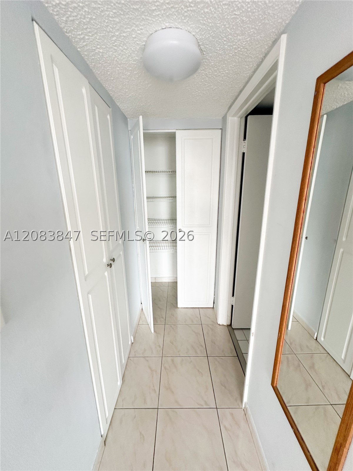 6061 Collins Ave 23b Property Photo 4
