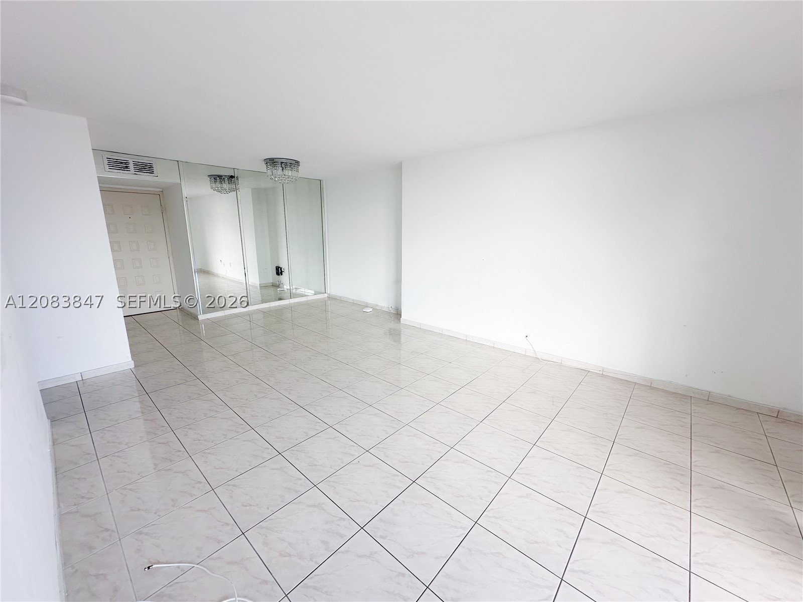 6061 Collins Ave 23b Property Photo 8