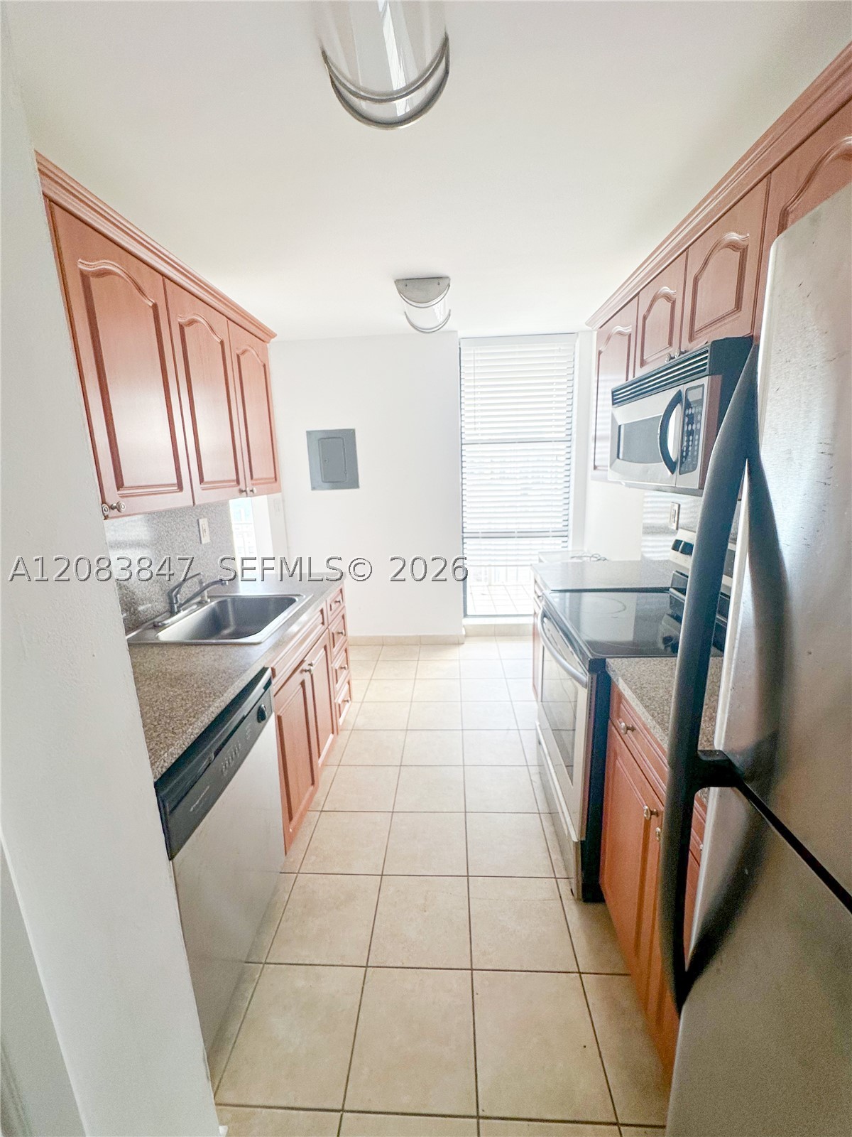 6061 Collins Ave 23b Property Photo 10