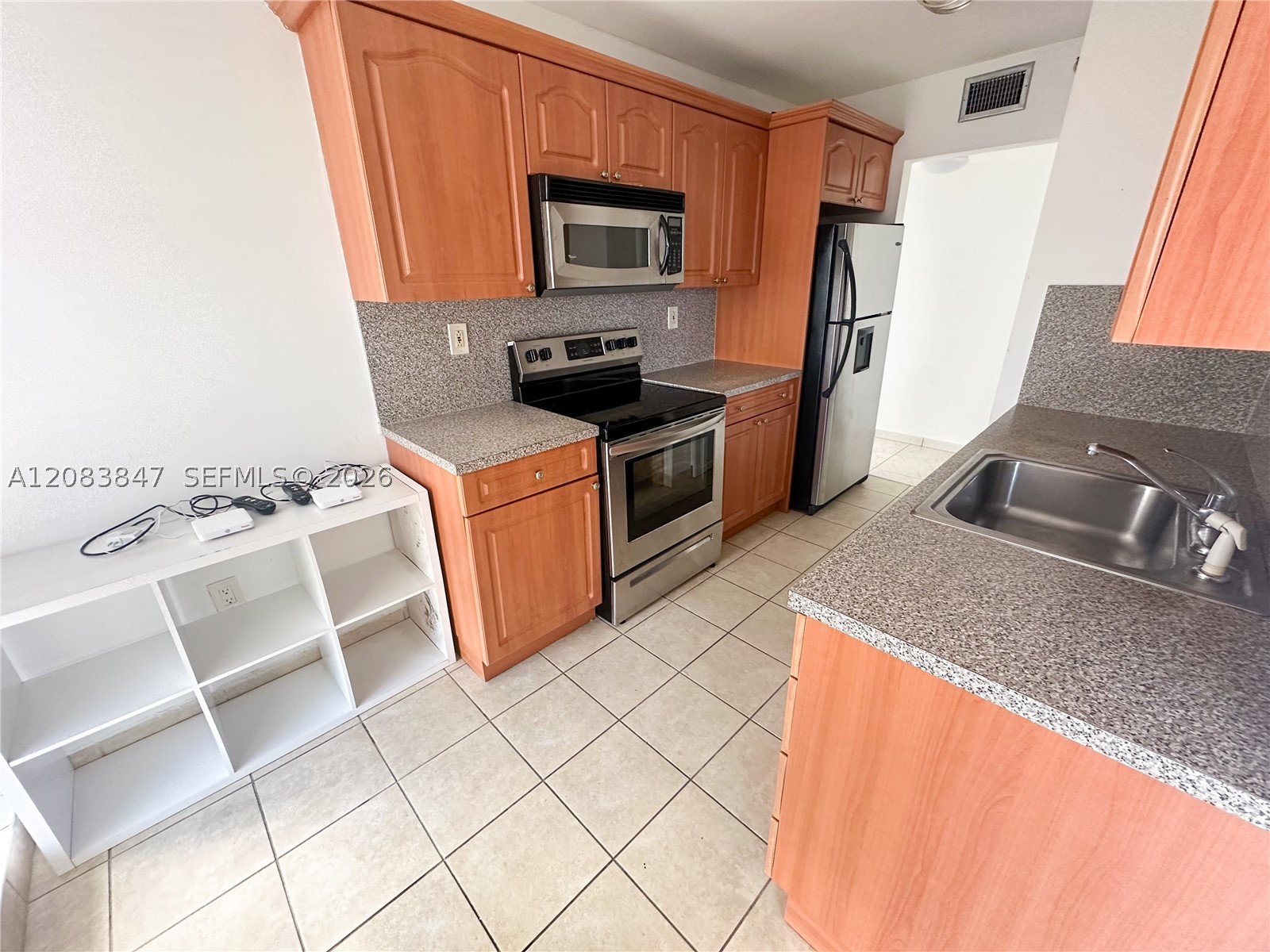 6061 Collins Ave 23b Property Photo 11
