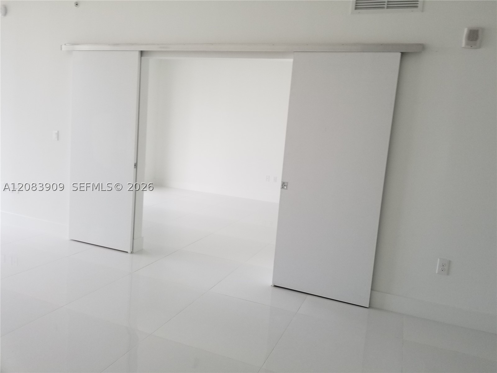 1010 Brickell Ave 2308 Property Photo 2