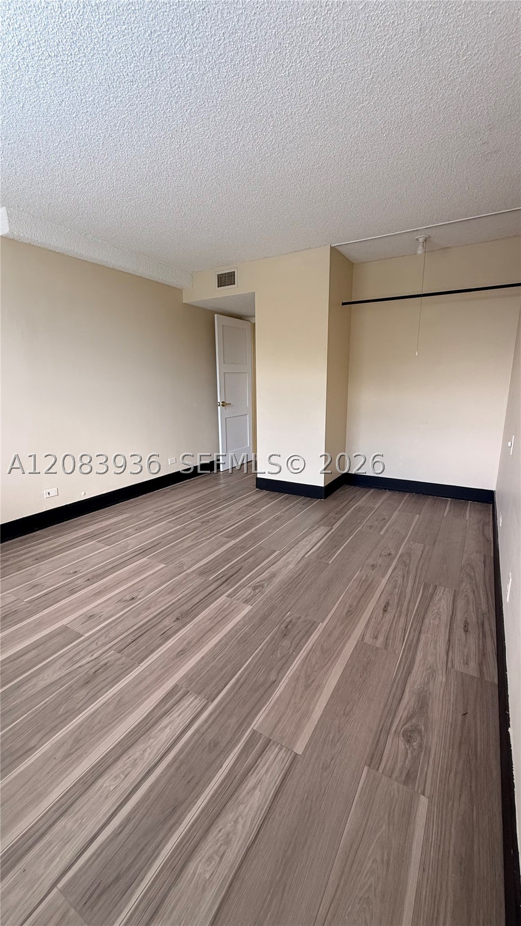 3720 Inverrary Dr 1w Property Photo 13