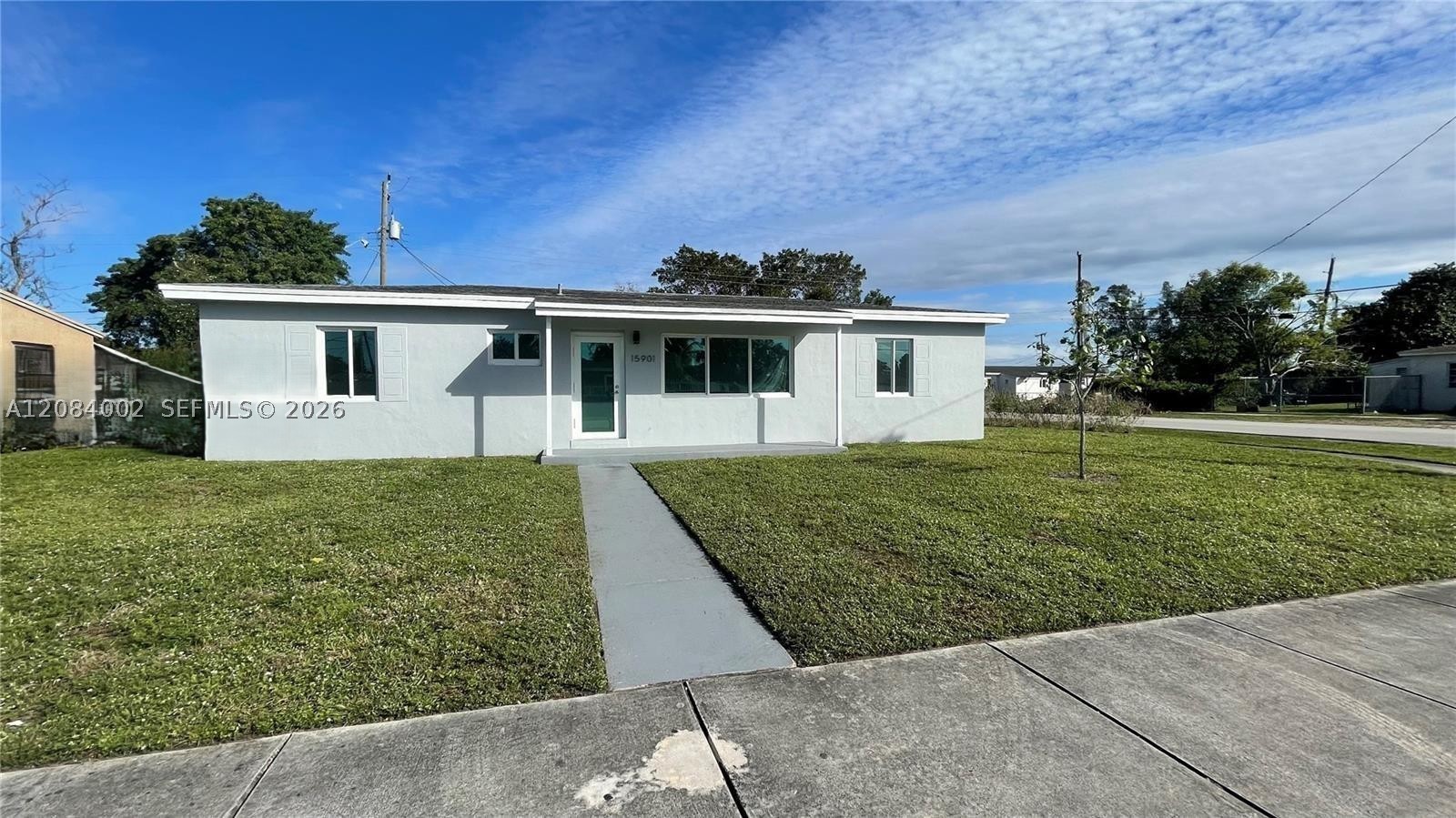 15901 NW 27th Pl Property Photo 1