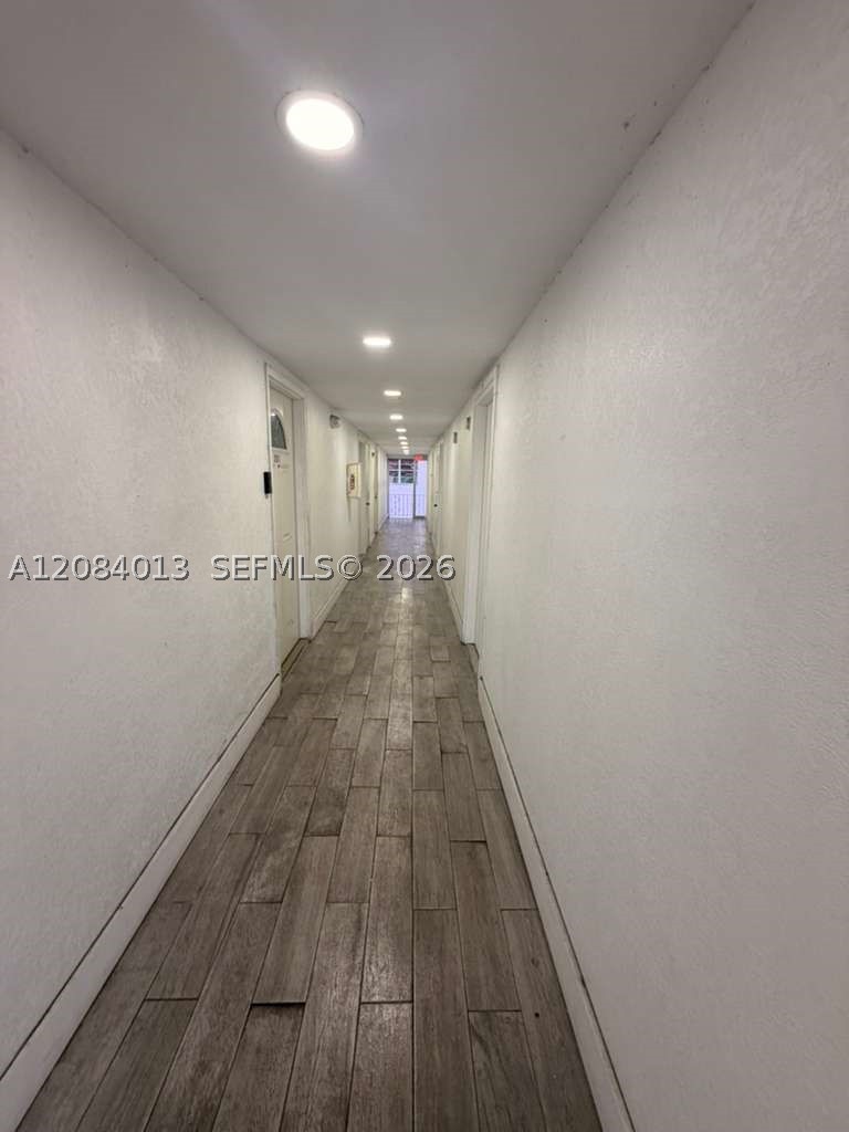 1255 W 53rd St 202 Property Photo 2