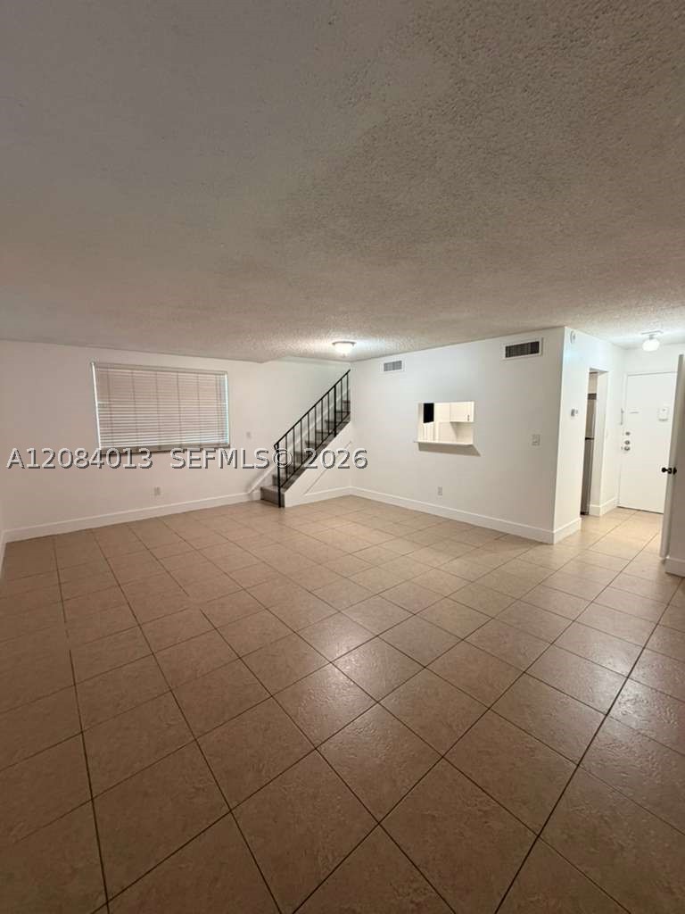 1255 W 53rd St 202 Property Photo 4