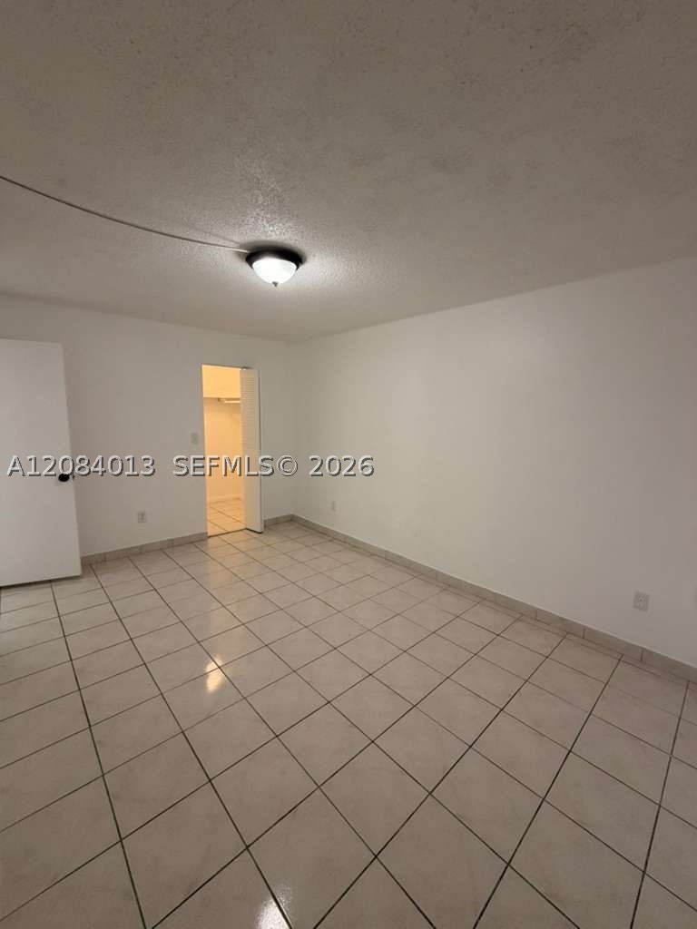 1255 W 53rd St 202 Property Photo 10