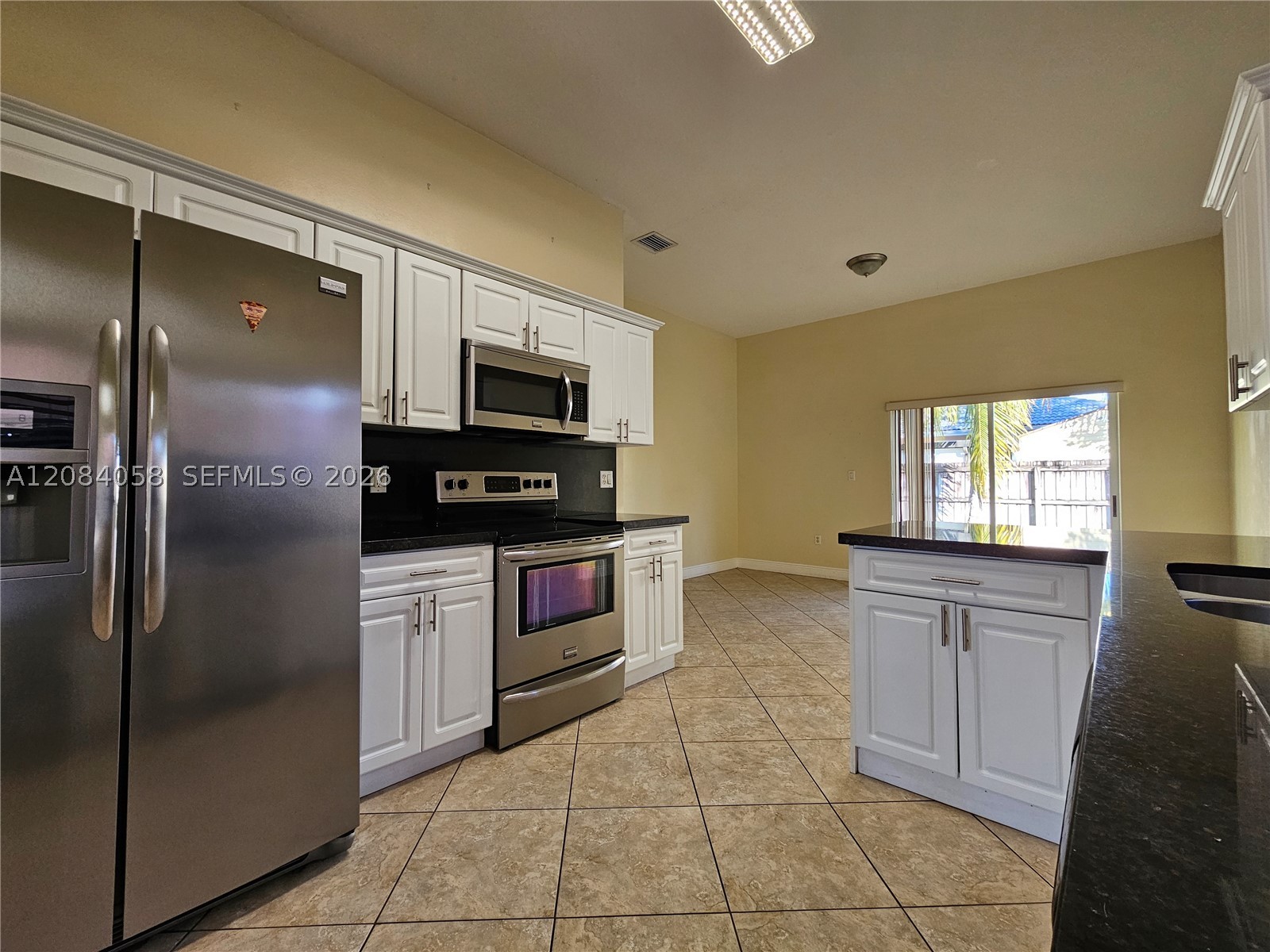 14209 Sw 160 Ct Property Photo 6