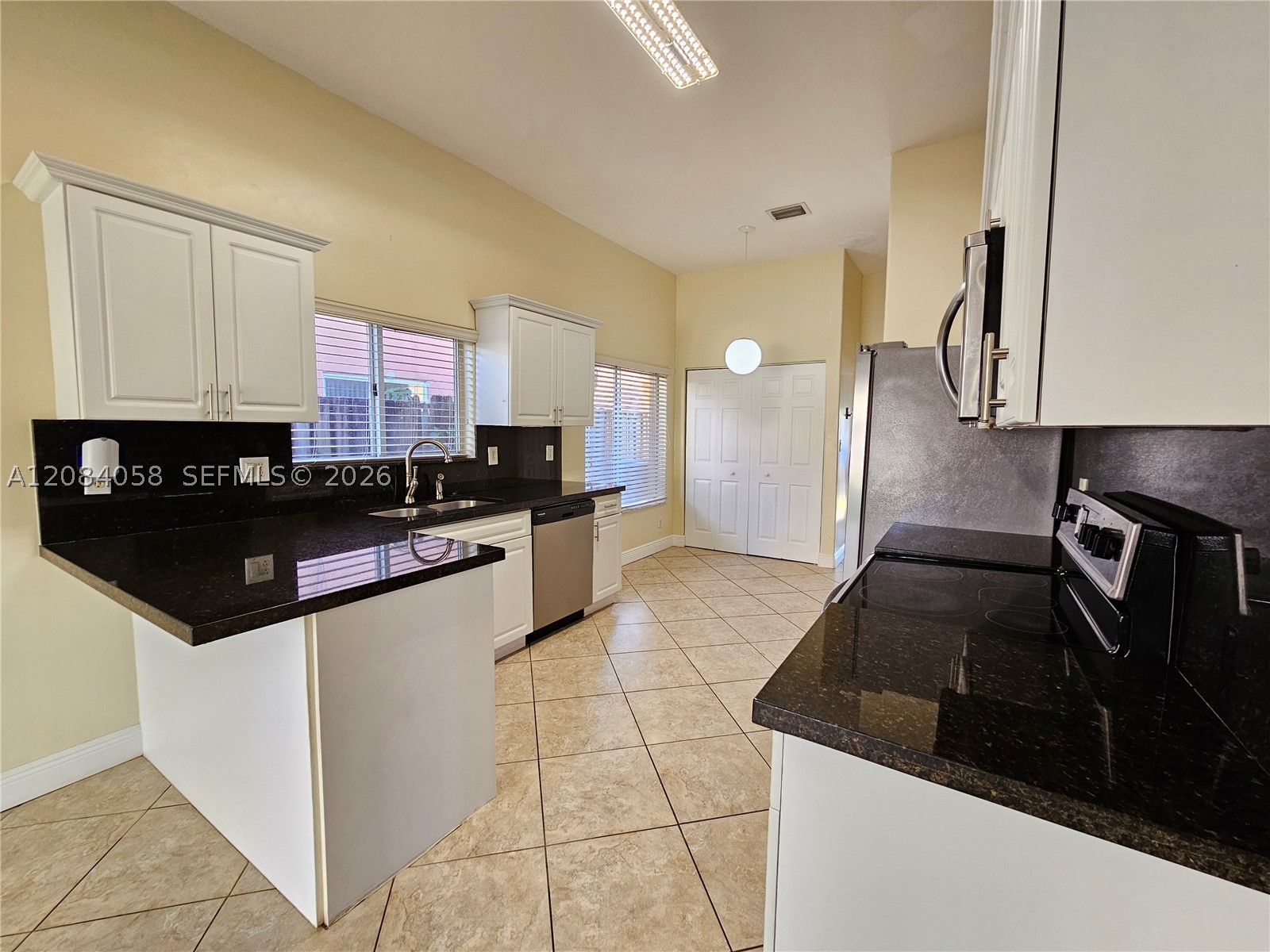14209 Sw 160 Ct Property Photo 7