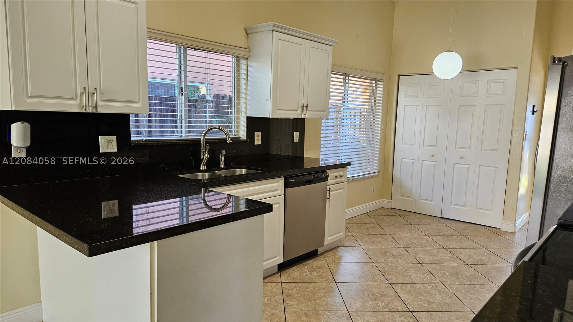 14209 Sw 160 Ct Property Photo 8
